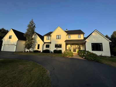 1005 North Dousman ROAD, Oconomowoc, WI, 53066