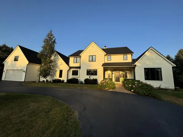 1005 North Dousman ROAD, Oconomowoc, WI 53066