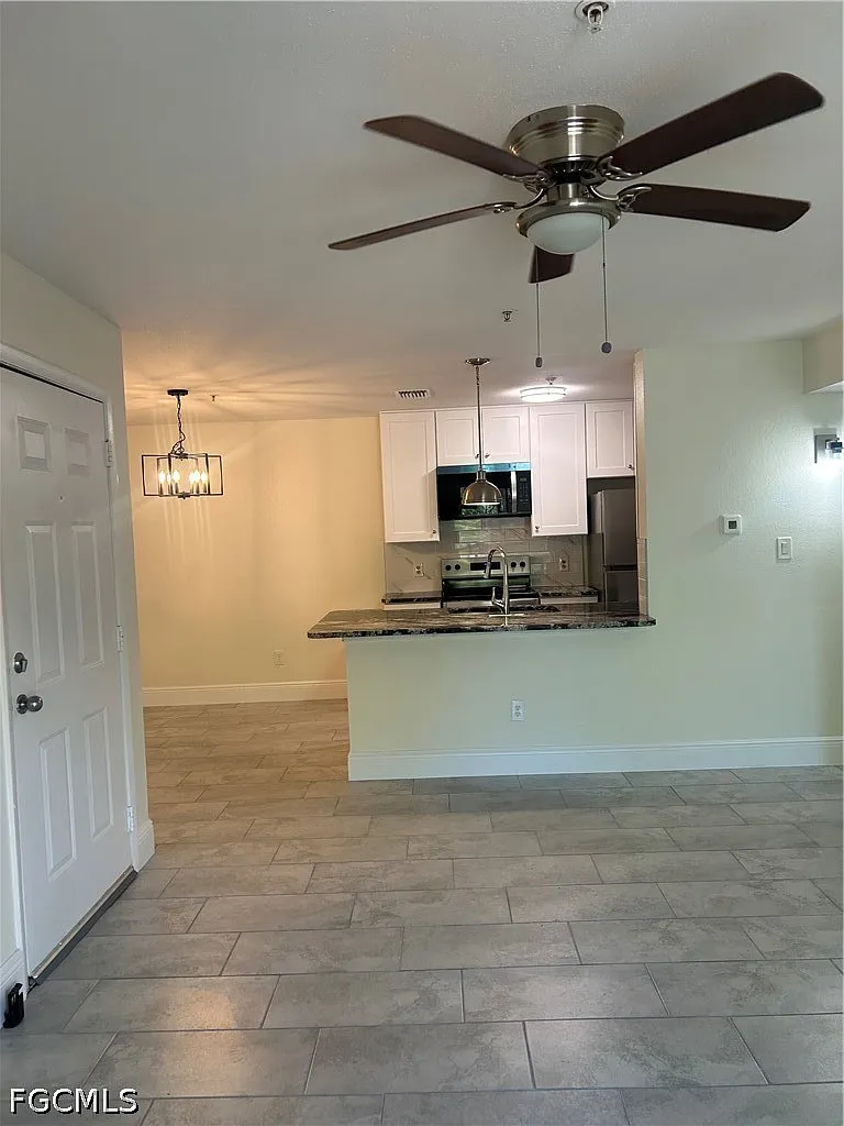 2 bed, 2.0 bath, 883 sqft, $1,350 — Photo 3