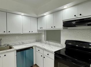800 Parkview Dr APT 217, Hallandale, FL 33009