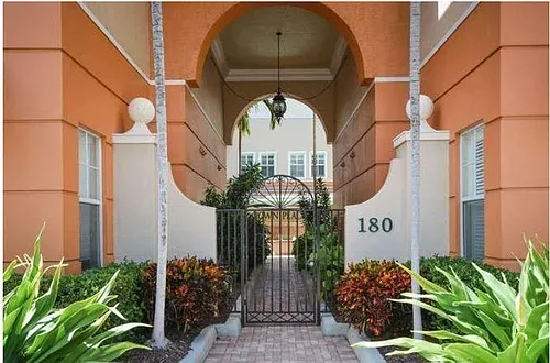 180 NE 6th Ave #F Photo 1