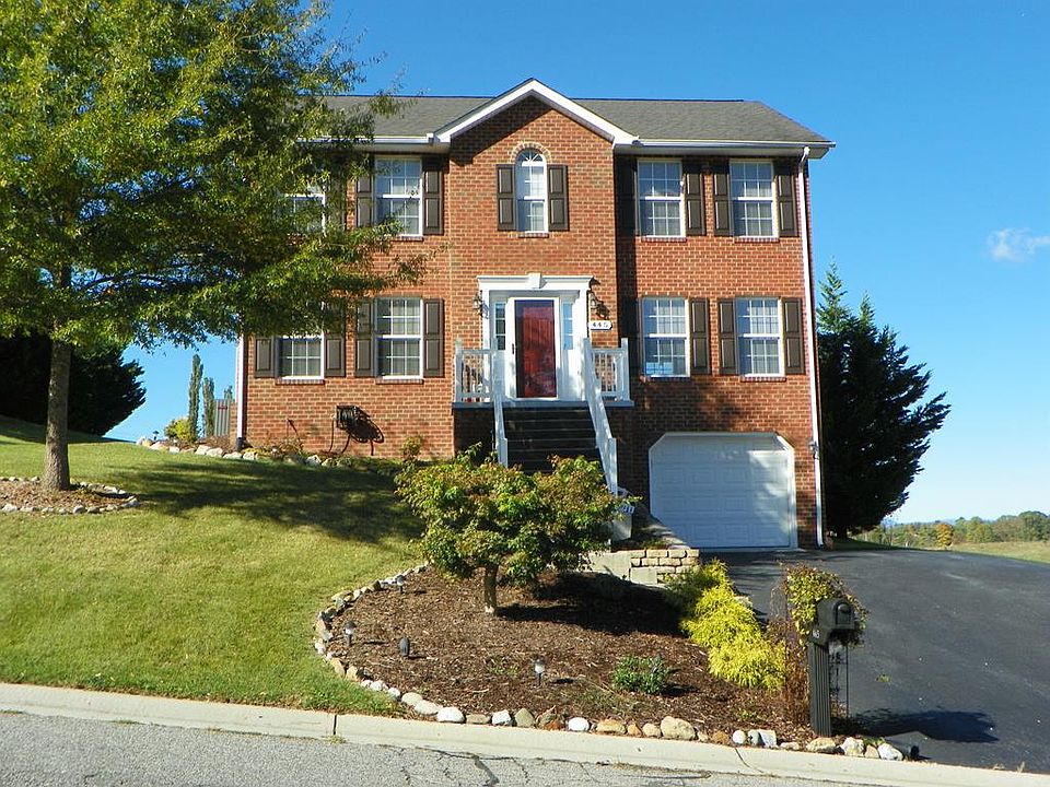 1st image of 445 Windsor Dr