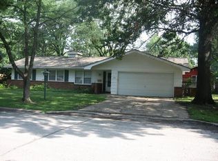 1642 Oxford Rd, Lawrence, KS 66044