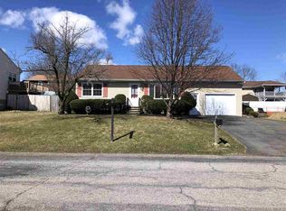 15 Hunter Ave, Latham, NY 12110