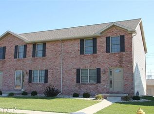 1914 Glenbridge Rd, Bloomington, IL 61704