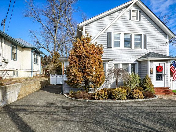 2nd image of 485 Lakeview Ave