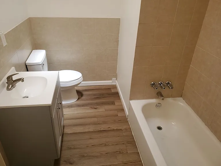 6040 Ogontz Ave — Photo 9