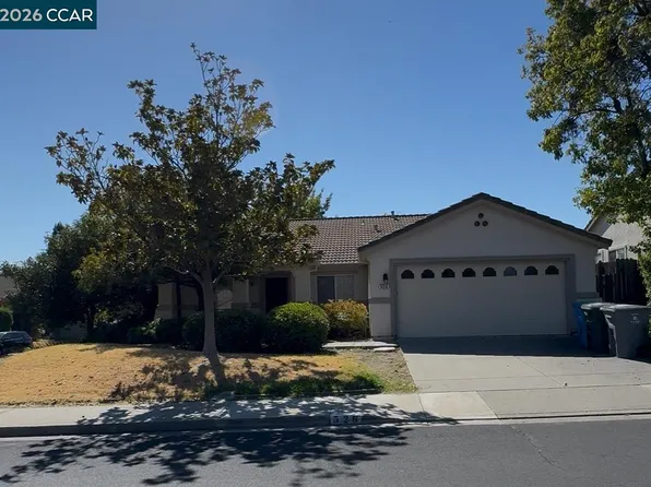 526 Woodcrest Dr, Vacaville, CA 95688