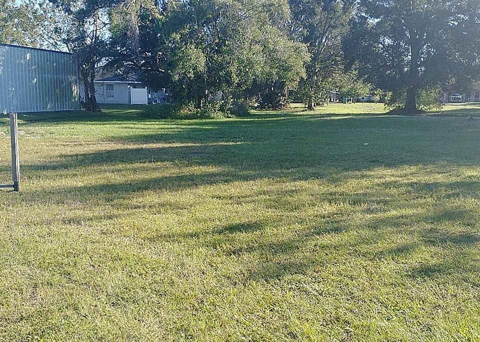 2nd image of 905 SW Park Street