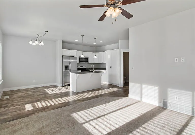 219 W Silver Springs Dr #OVER DOOR — Photo 17