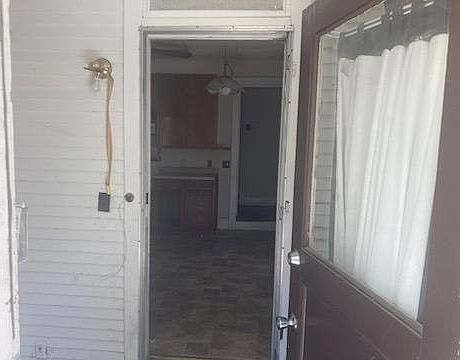 2nd image of 1828 W Butler St