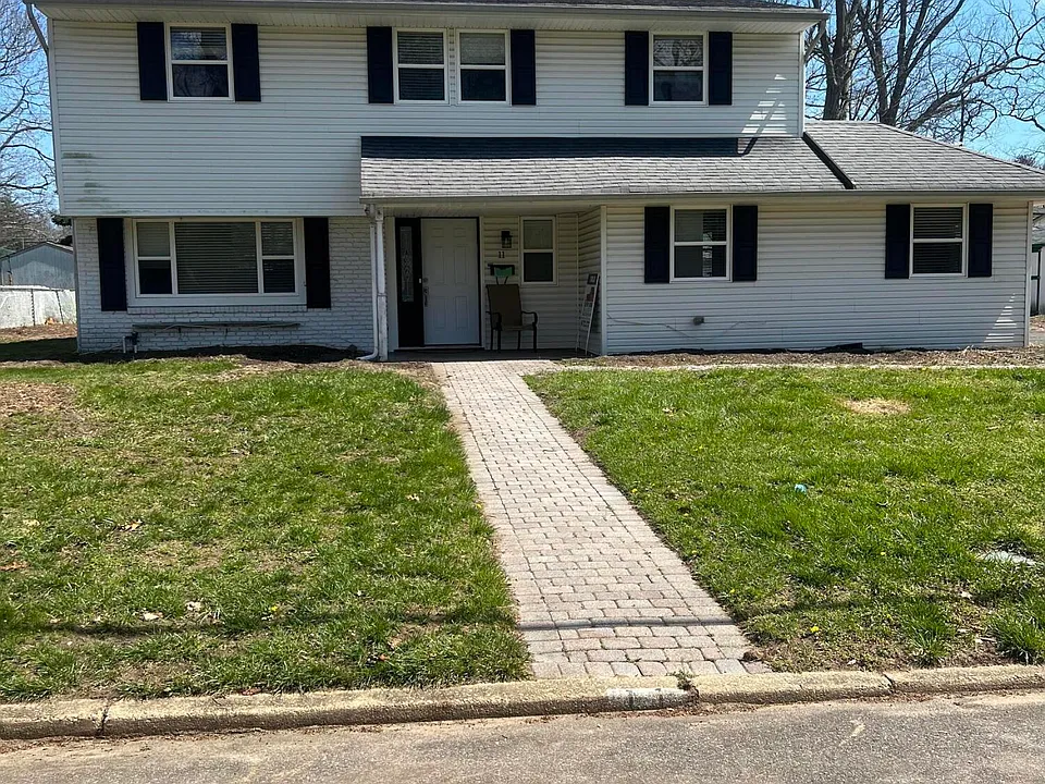 11 Barbara Ln