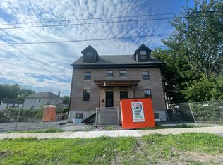 71 Adelaide St, Kingston, ON K7K1Y3