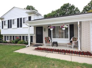 3885 Anvil Dr, Troy, MI 48083