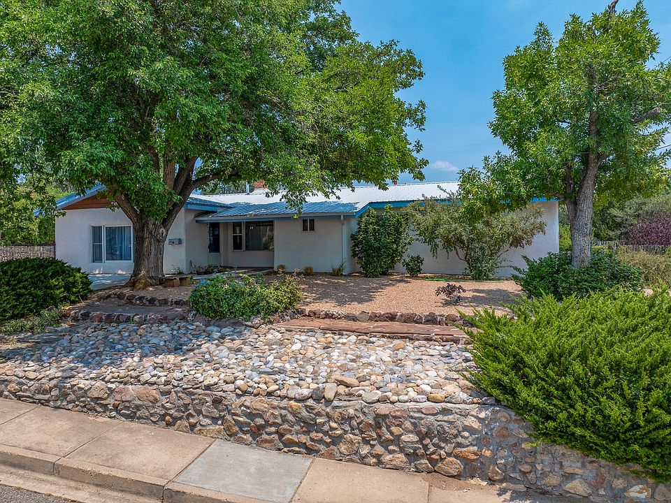 1st image of 1113 S Luna Cir