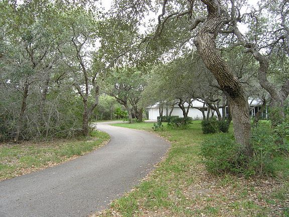 5th image of 511 Alexander Dr