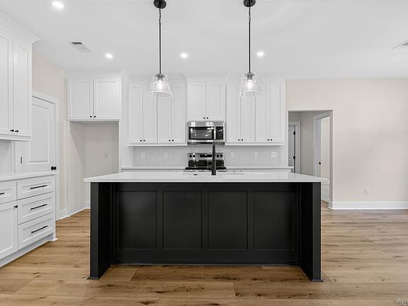 5th image of 3061 Windwood Dr