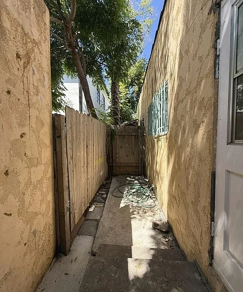 1347 N Citrus Ave — Photo 19