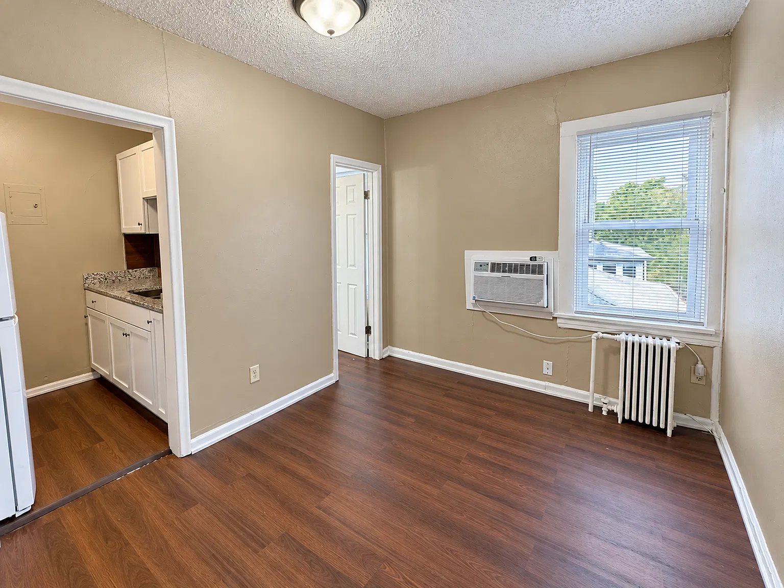 1332 Minnehaha Ave W — Photo 1