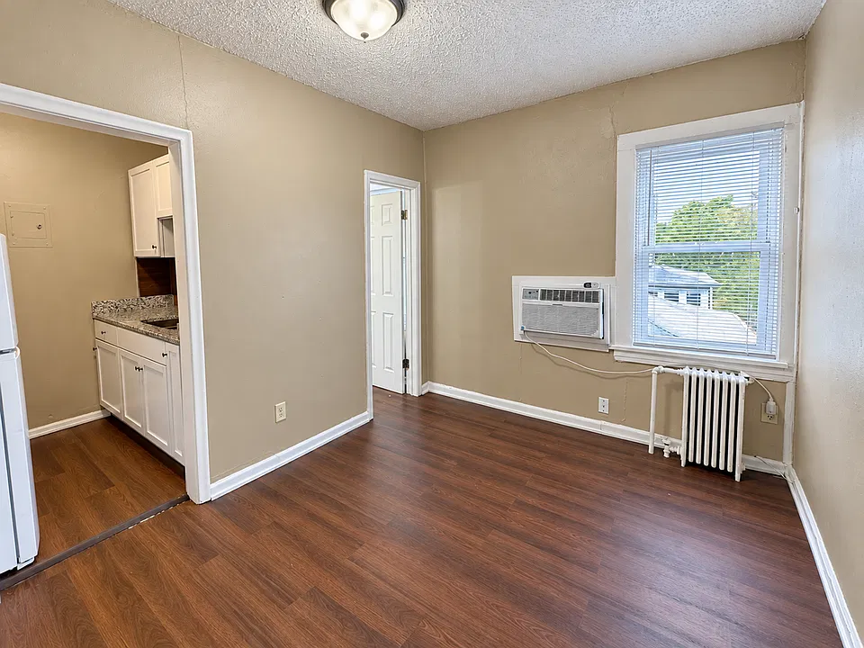1332 Minnehaha Ave W
