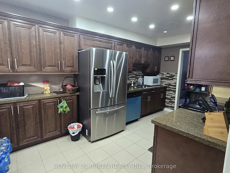 849 Millworks Cres — Photo 11