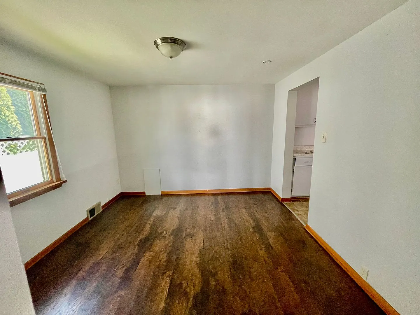 Coraopolis 3 Bedroom, 2 Bath House with Detached Garage — Photo 3