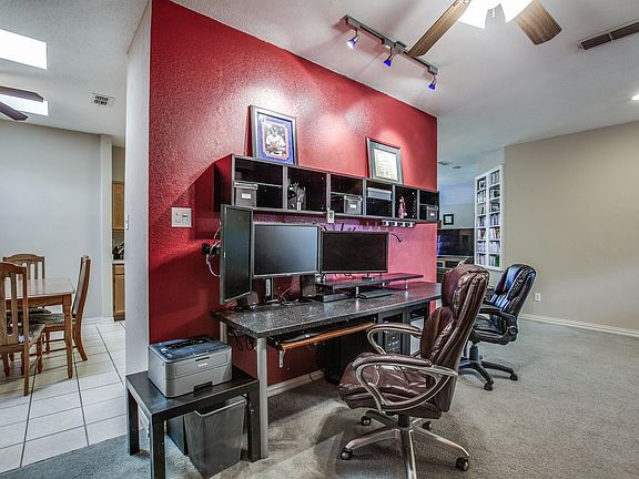 5th image of 5205 Manhassett Dr