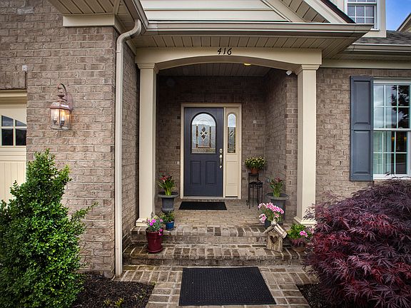 3rd image of 416 Deer Run Cir