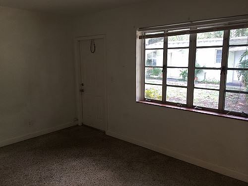 3rd image of 417 SE 14th Ct APT 2