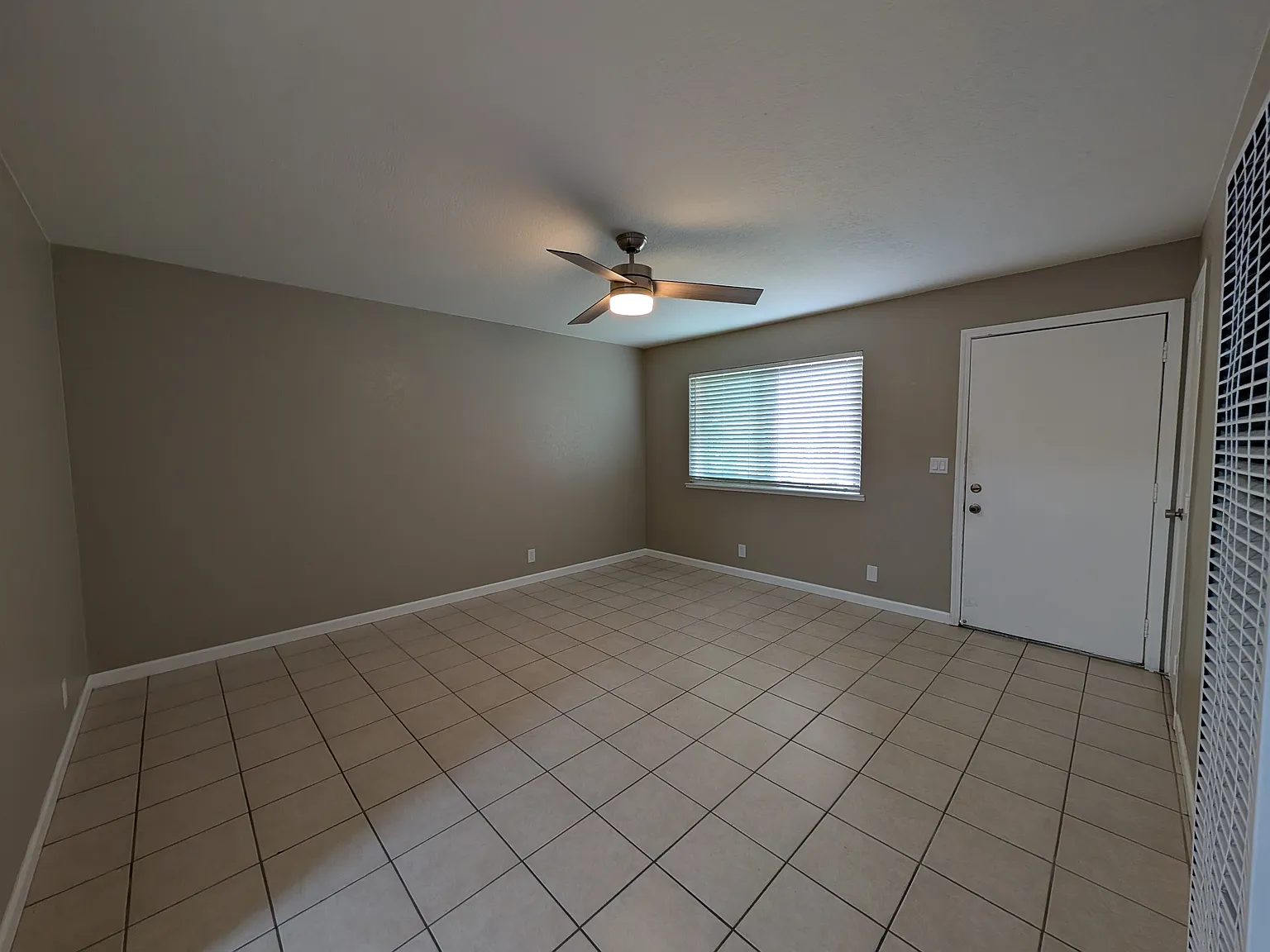 2 bed, 766 sqft, $2,495 — Photo 3