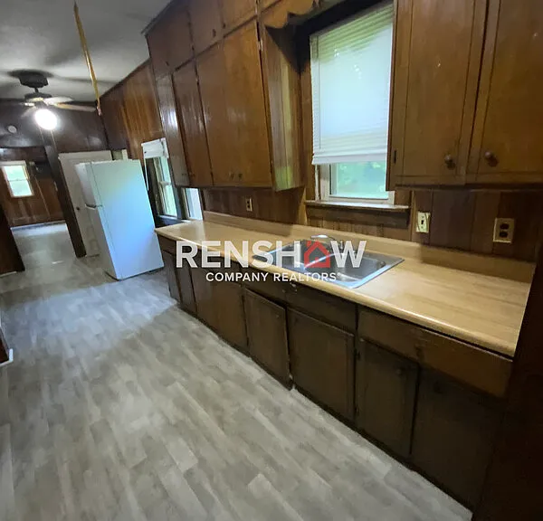 525 Baxter St — Photo 6