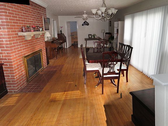 Dinning Room Facing North