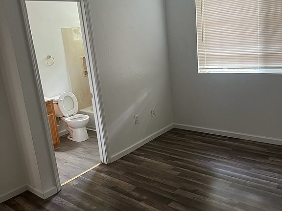 5th image of 615 Daniels Ave