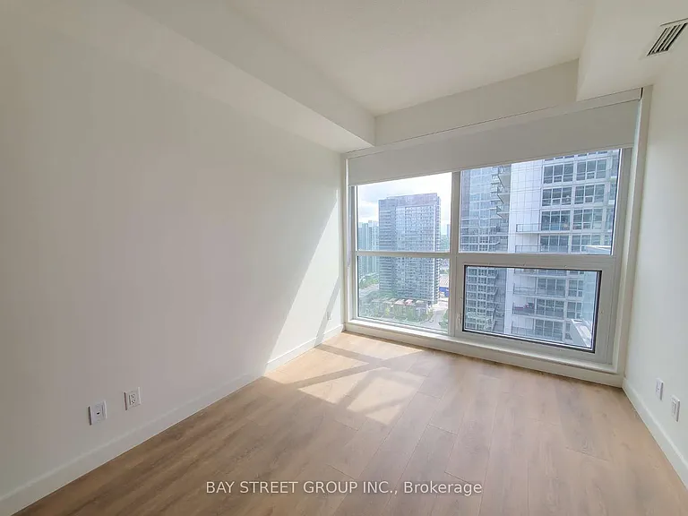 27 McMahon Dr #2209 — Photo 6