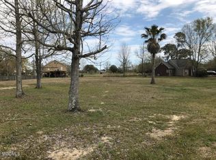 10113 Bald Eagle Dr, Biloxi, MS 39532