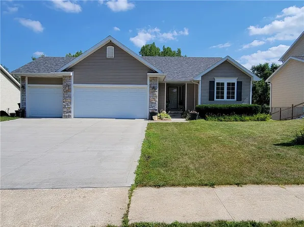 5217 SE 27th St, Des Moines, IA 50320