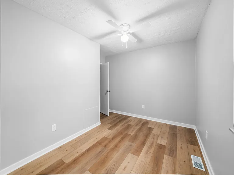 4039 Lincoln Ave — Photo 19