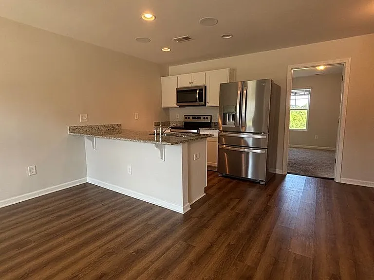 125 Adger Rd — Photo 3