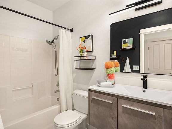 3rd image of 22621 NE Alder Crest Dr
