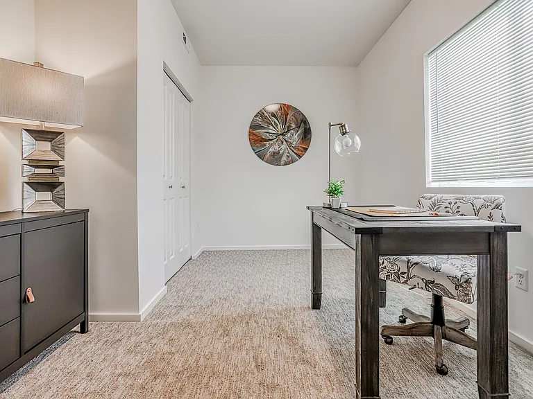 Ridgecrest Apartments — Photo 12