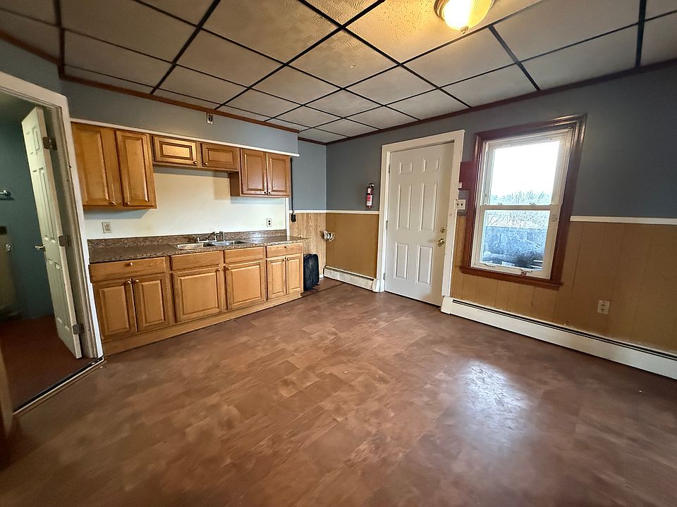 1st image of 341 Waldo St #3A