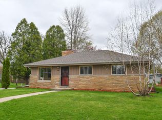 1611 W Mill Rd, Glendale, WI 53209