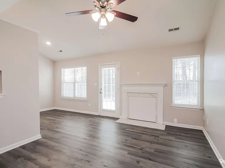 1120 Summit Hills Dr — Photo 5