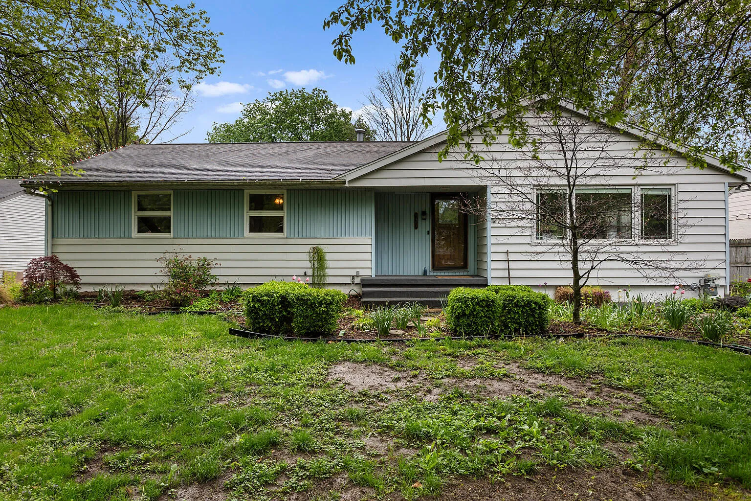 1405 Mayfair Rd photo 1