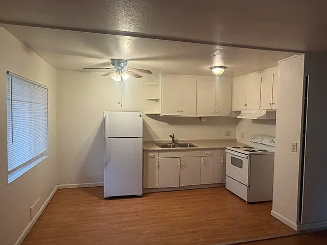 126 E Jamestown St — Photo 3