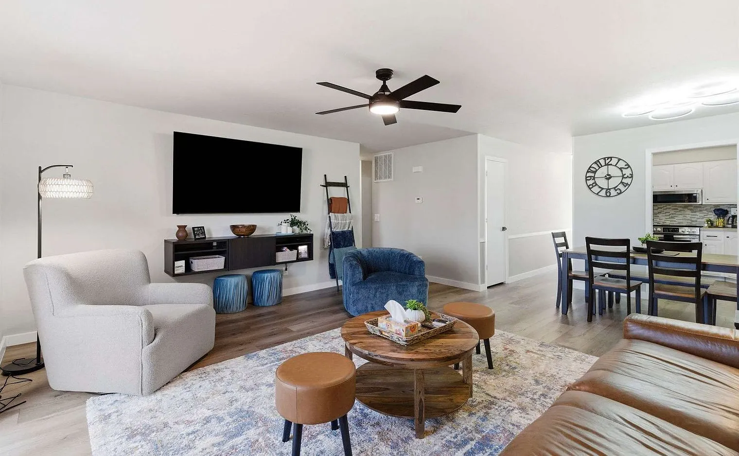 3 bed, 2.0 bath, $3,361 — Photo 2