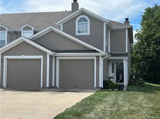5626 NW Sunrise Meadow Cir, Lees Summit, MO 64064