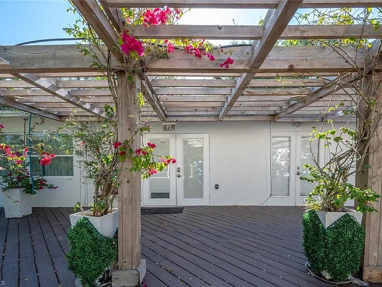 5940 English Oaks Ln — Photo 9
