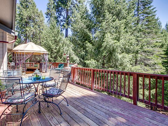 4th image of 16772 Alpine Dr