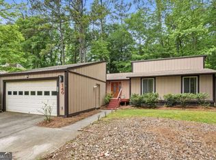 140 Hillside Ln, Roswell, GA 30076